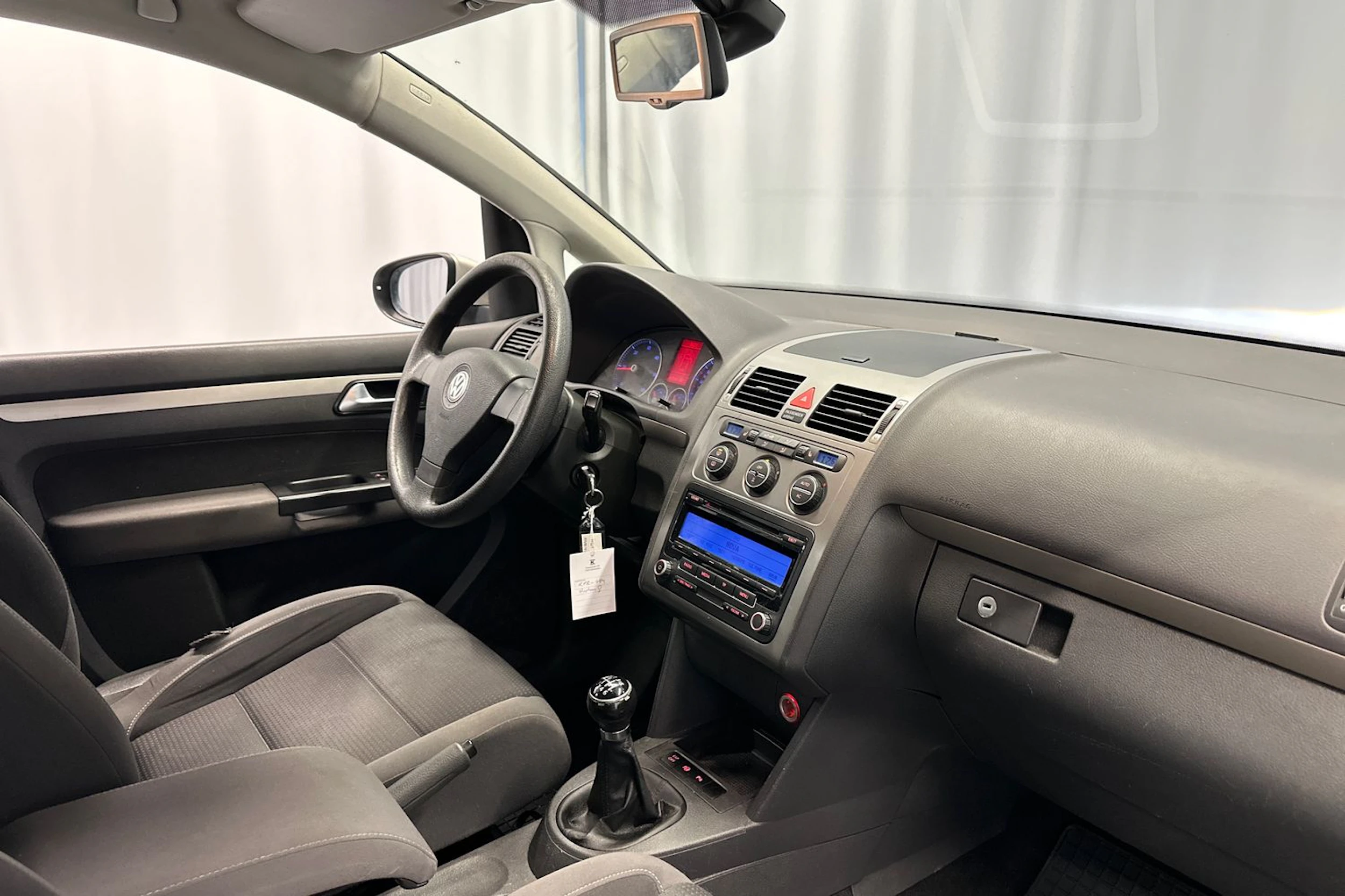Hopea Volkswagen TOURAN 2010 kuva 15.
