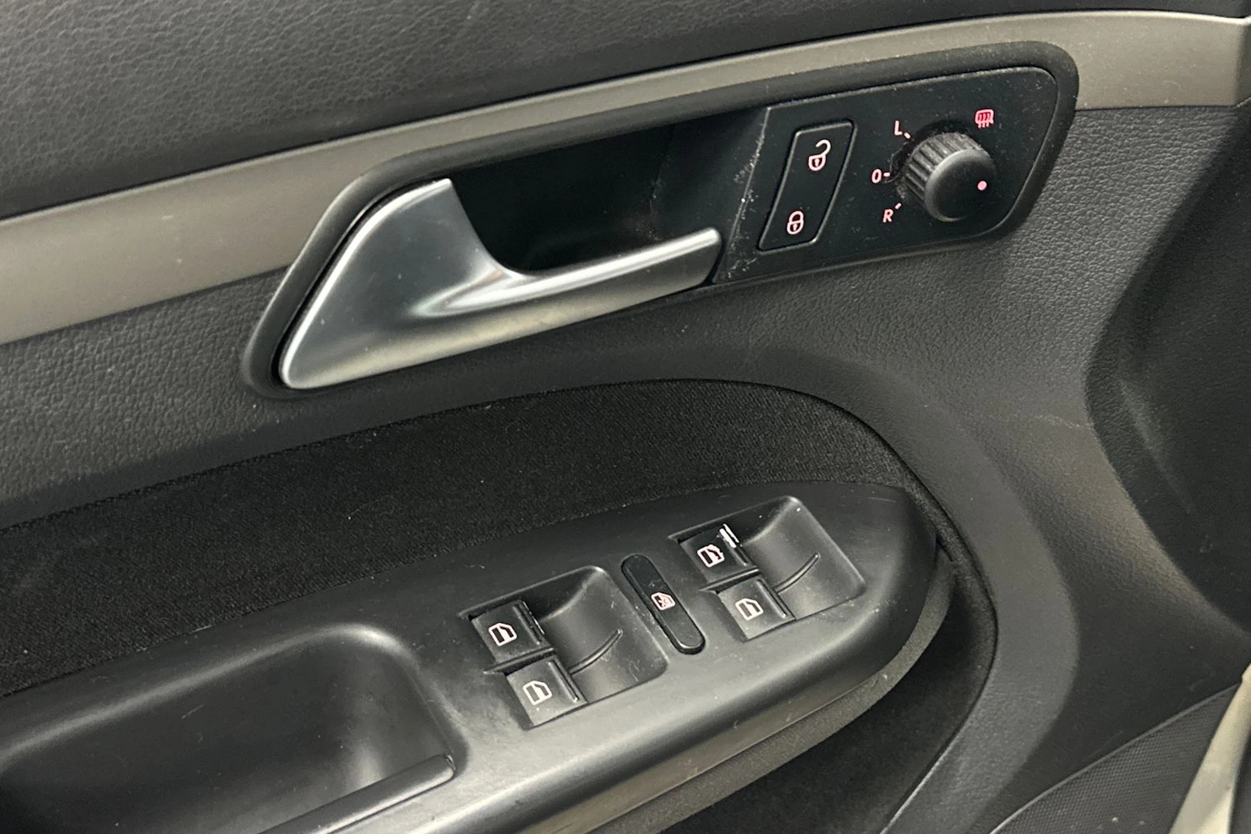 Hopea Volkswagen TOURAN 2010 kuva 17.