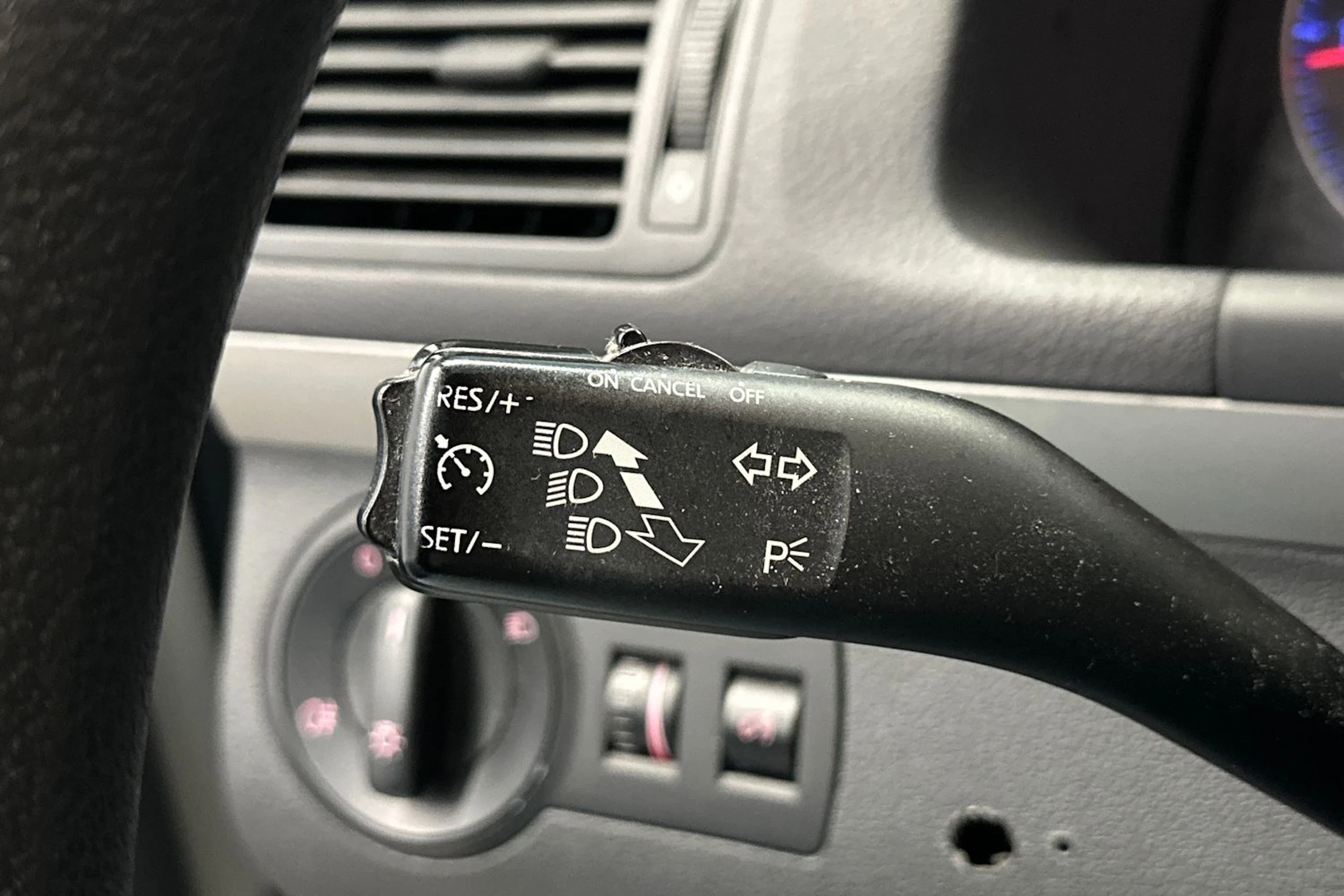Hopea Volkswagen TOURAN 2010 kuva 19.