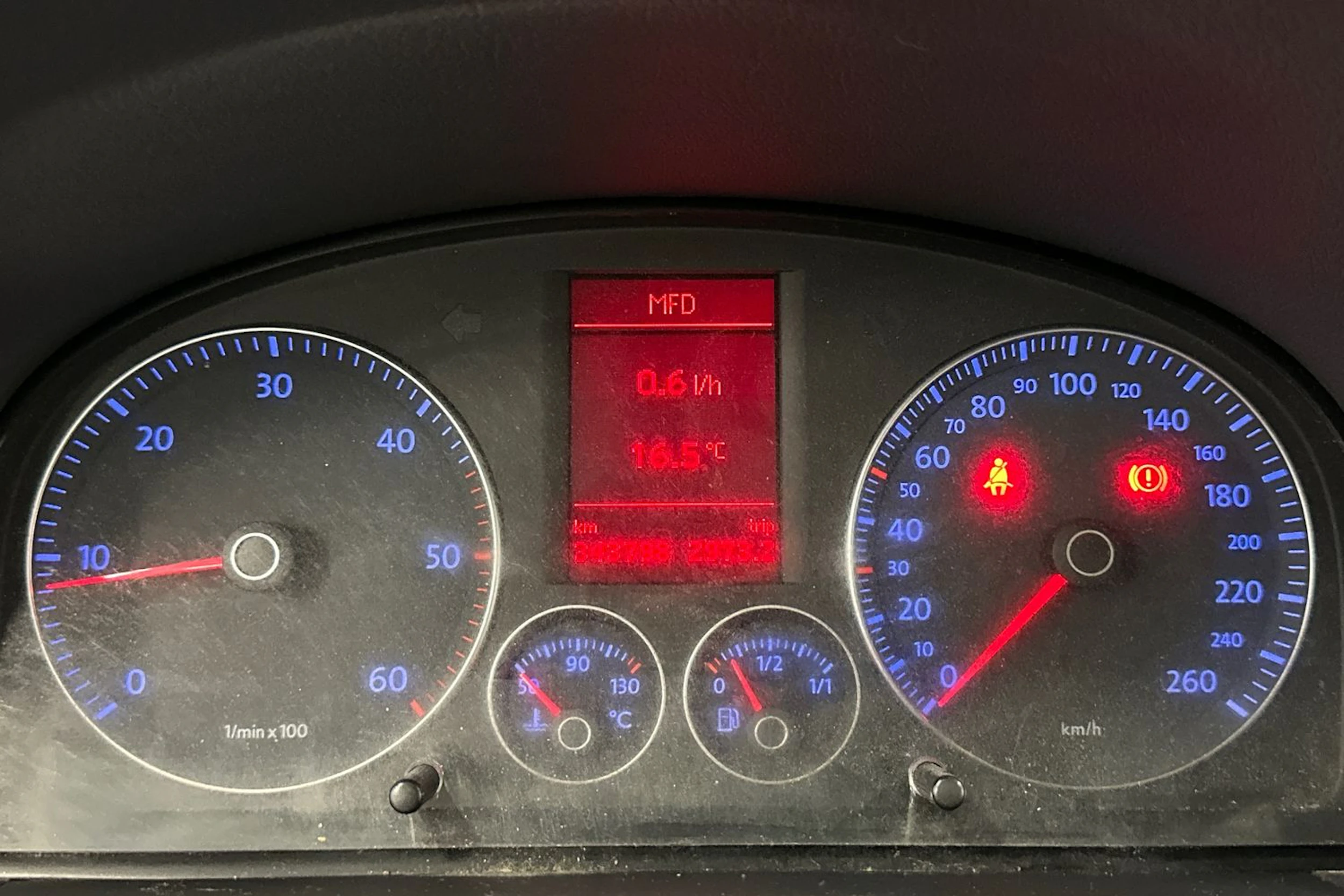 Hopea Volkswagen TOURAN 2010 kuva 20.