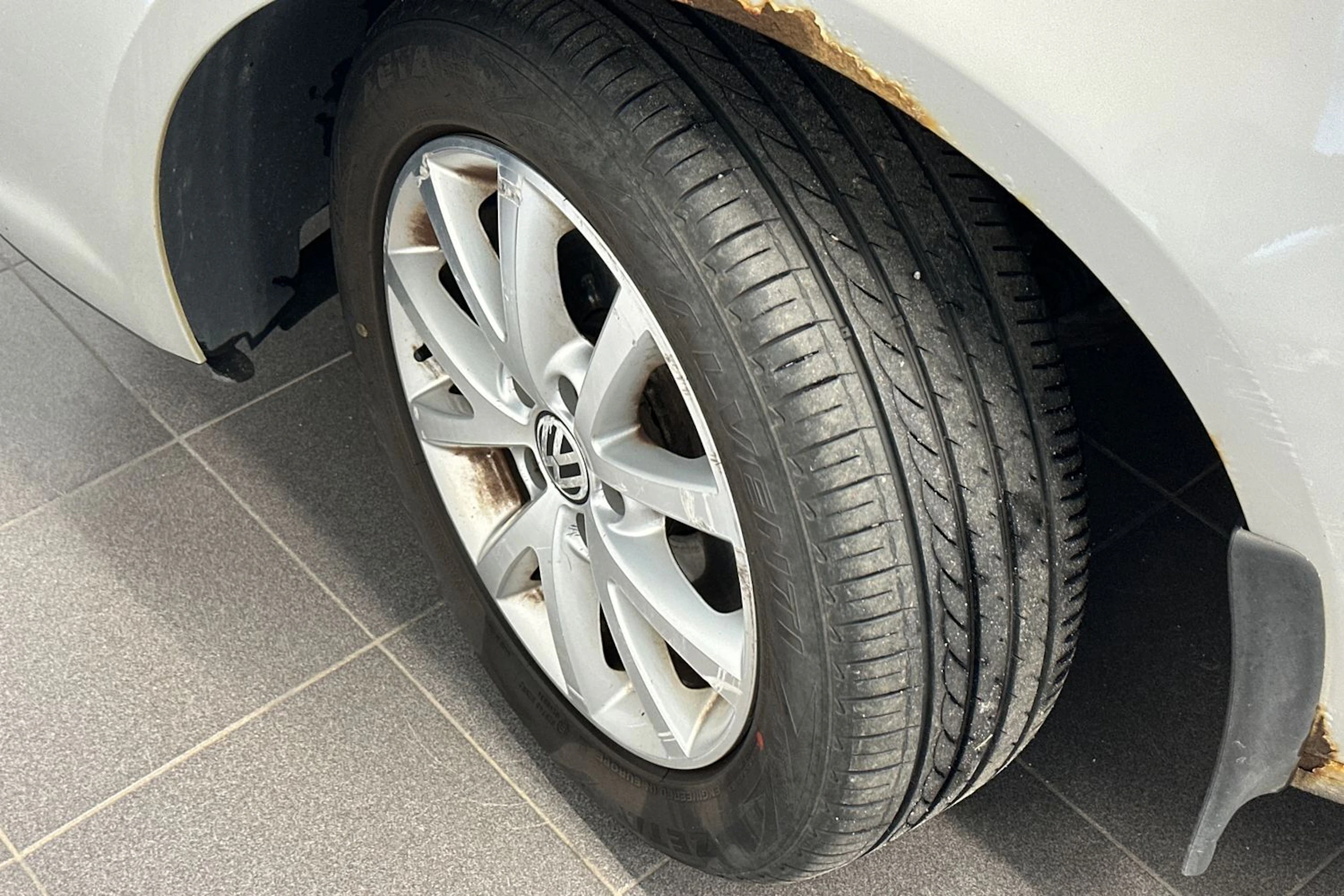 Hopea Volkswagen TOURAN 2010 kuva 27.