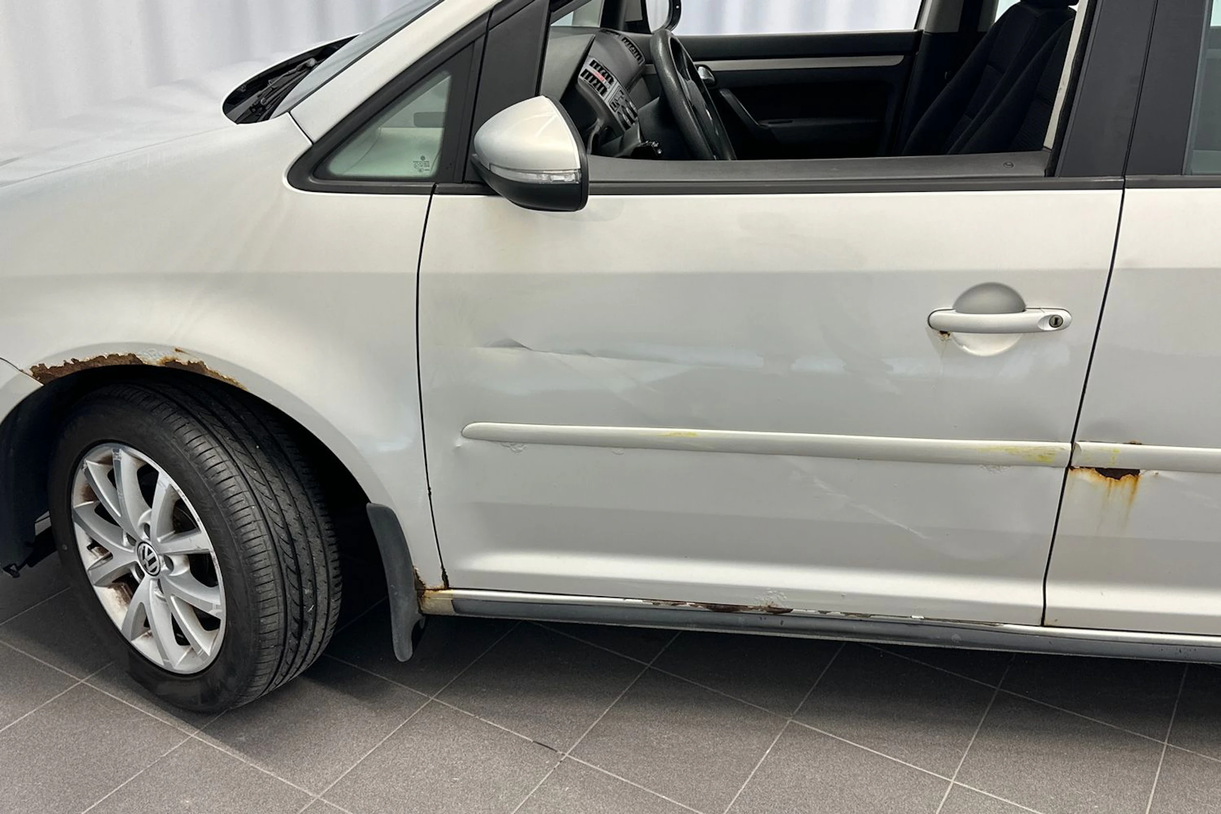 Hopea Volkswagen TOURAN 2010 kuva 39.