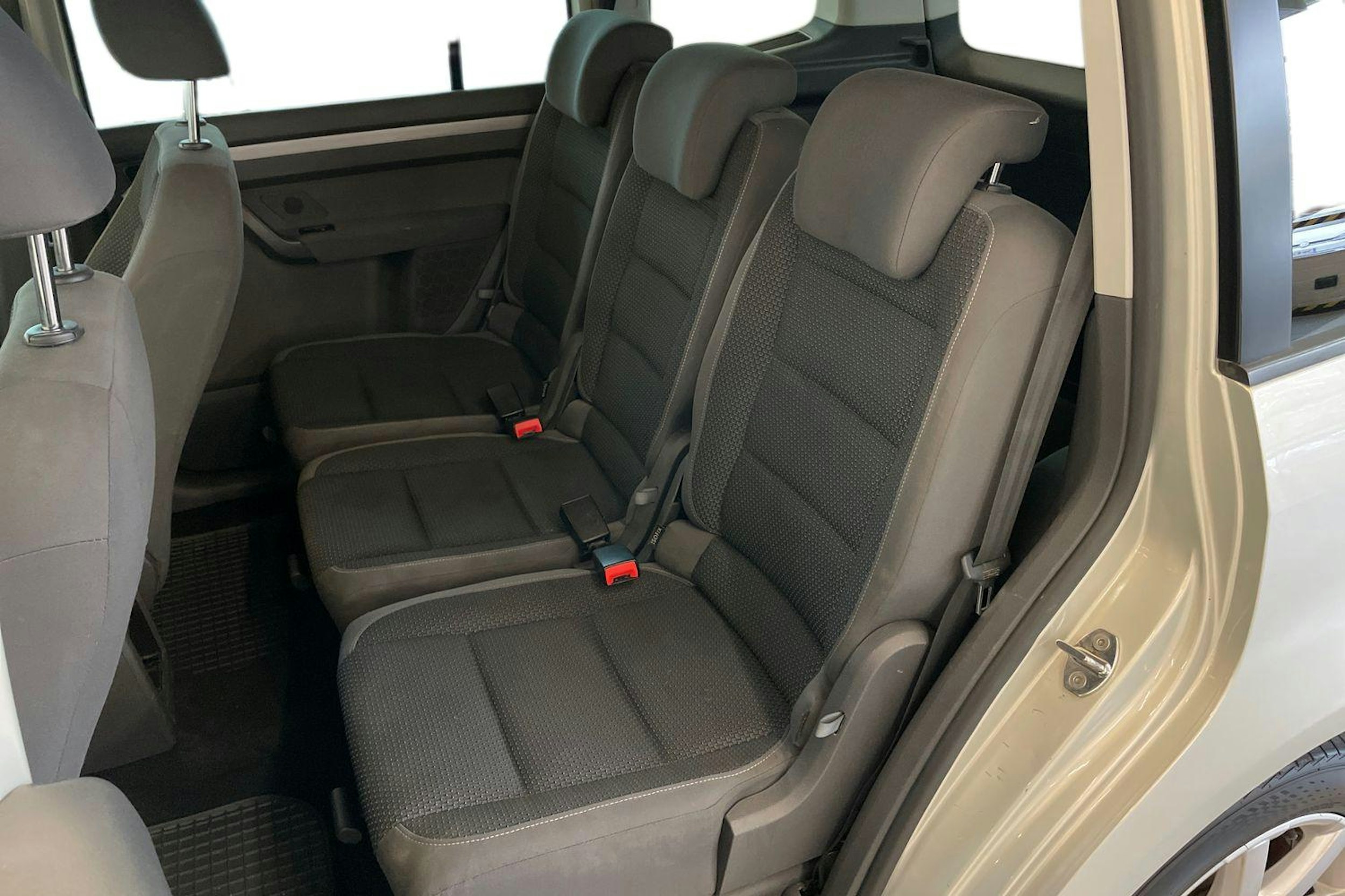 Hopea Volkswagen TOURAN 2011 kuva 11.