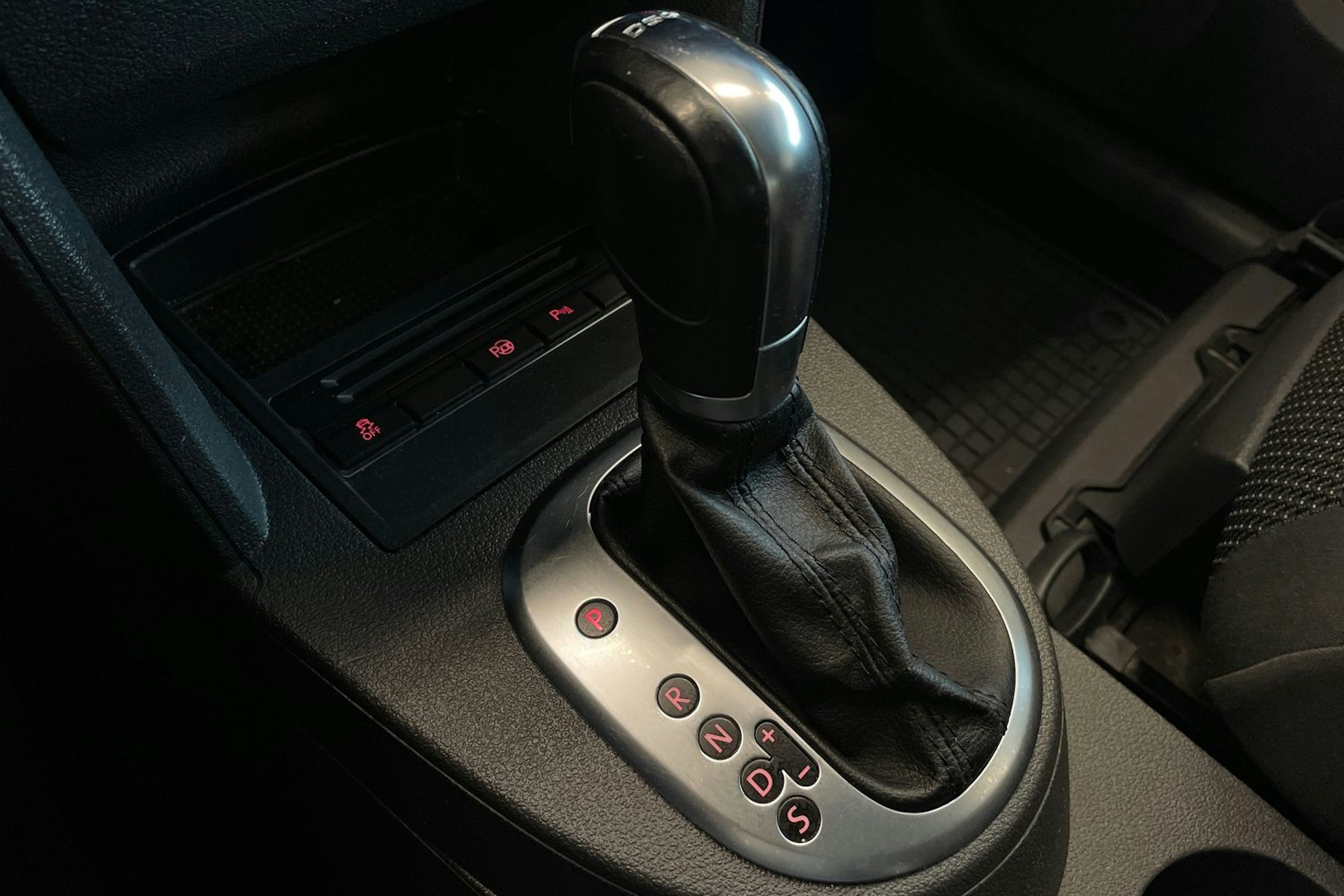 Hopea Volkswagen TOURAN 2011 kuva 21.