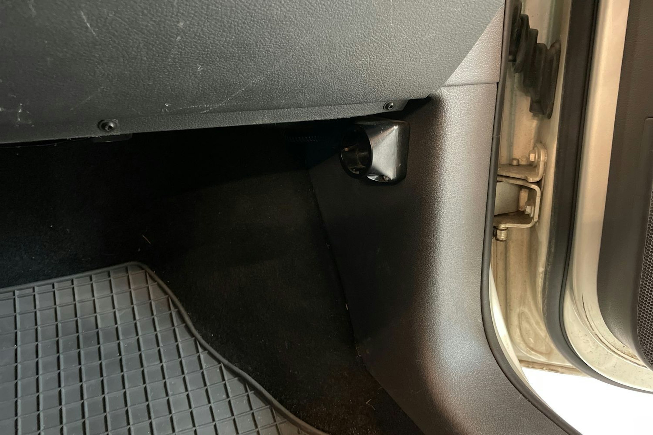 Hopea Volkswagen TOURAN 2011 kuva 25.