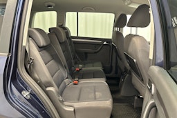 sininen Volkswagen Touran 2011 kuva 13.