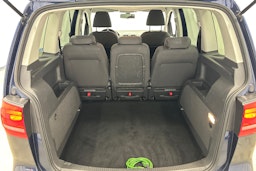 sininen Volkswagen Touran 2011 kuva 16.