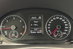 sininen Volkswagen Touran 2011 kuva 22.