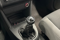 sininen Volkswagen Touran 2011 kuva 25.