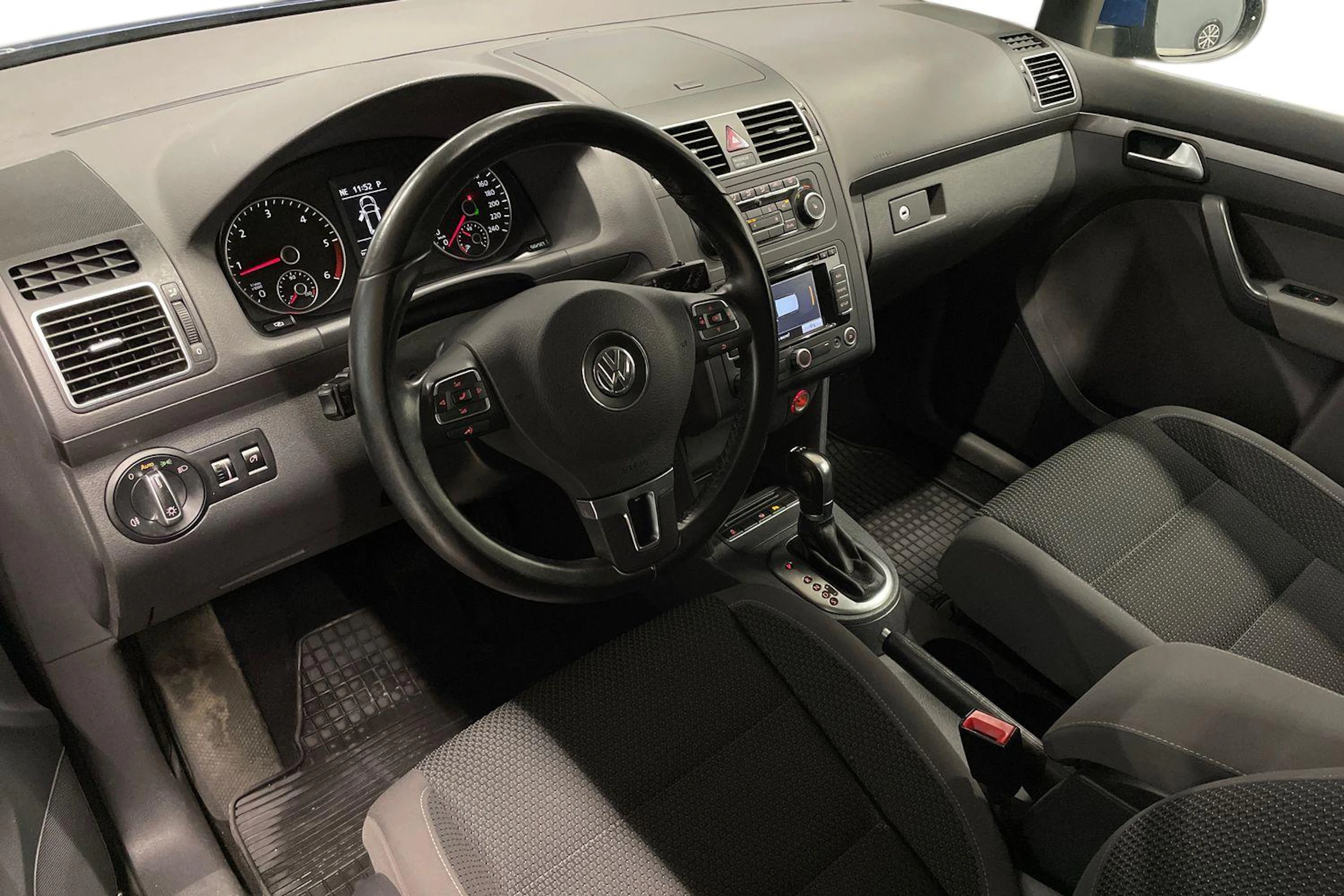 sininen Volkswagen Touran 2011 kuva 6.