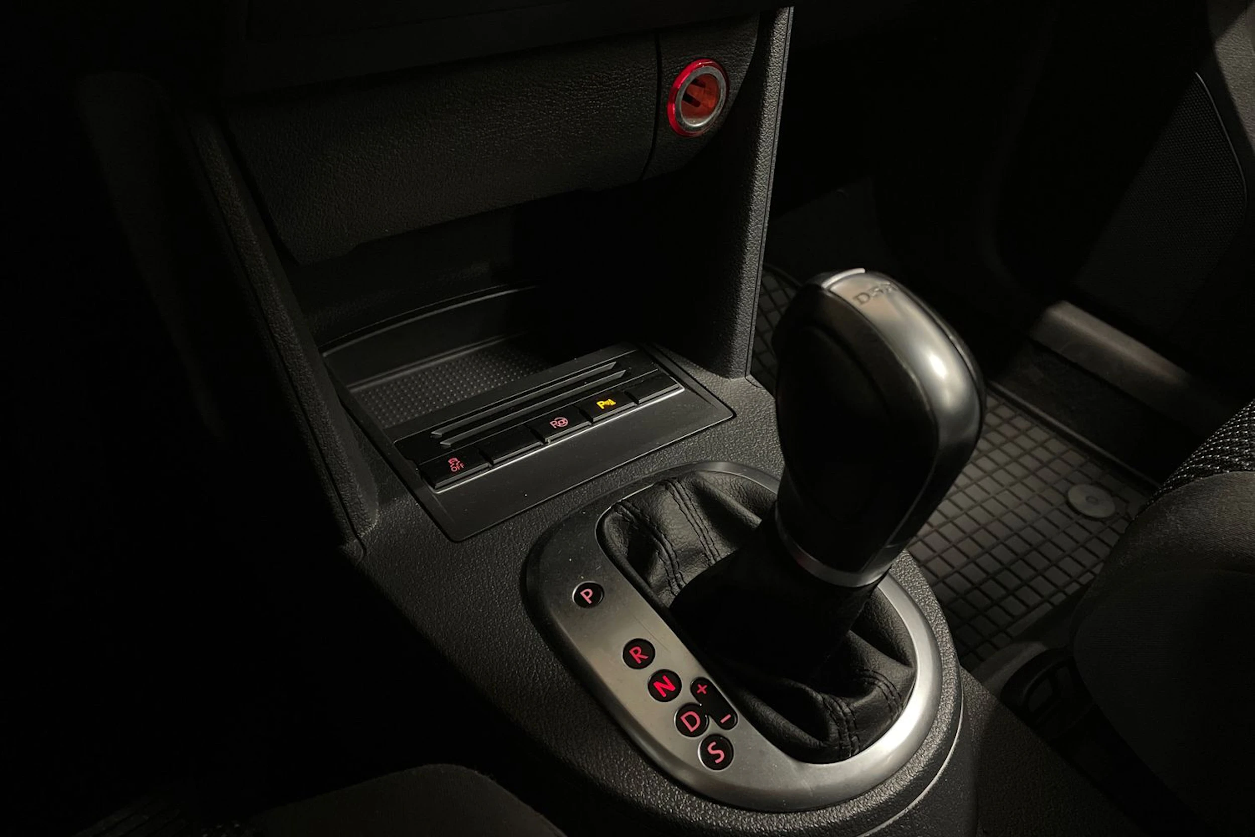 sininen Volkswagen Touran 2011 kuva 15.