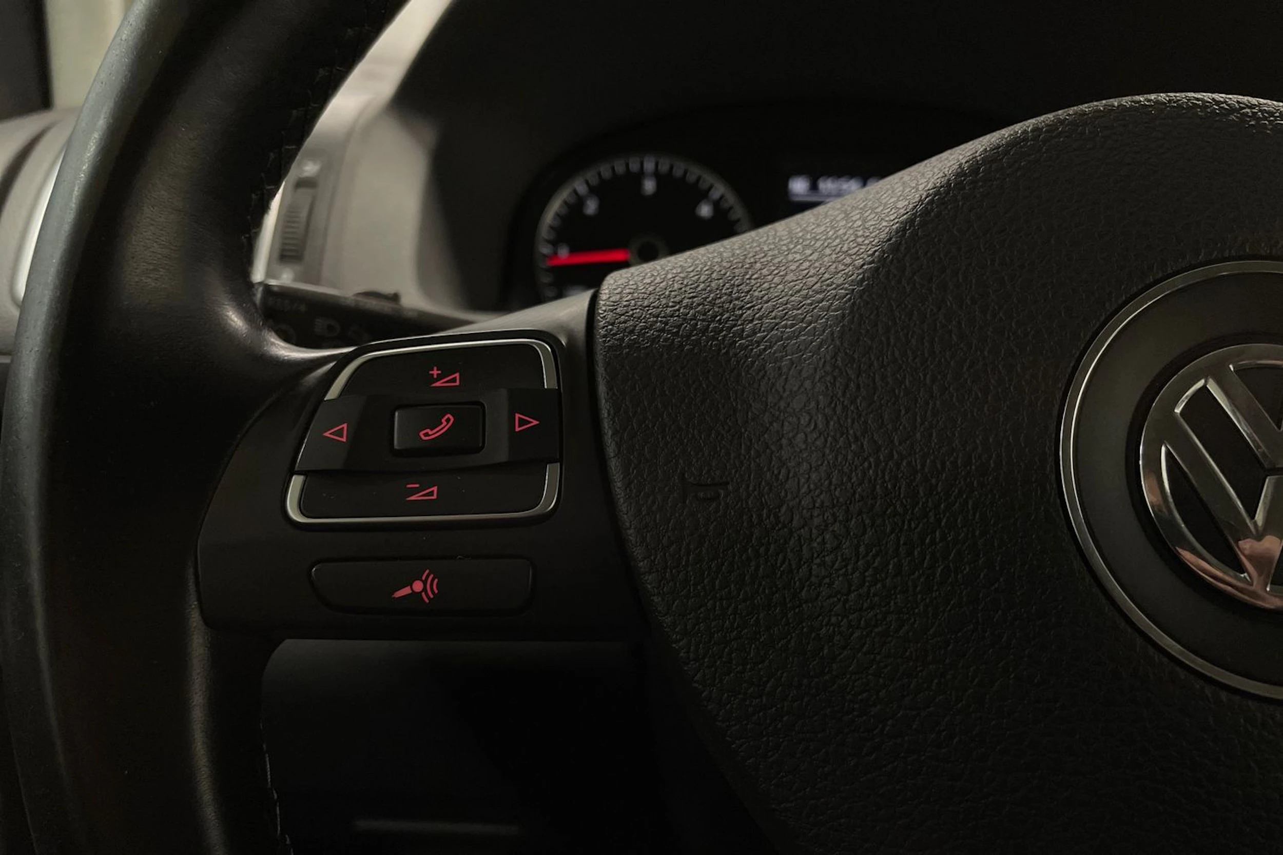 sininen Volkswagen Touran 2011 kuva 17.