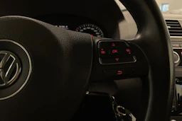 sininen Volkswagen Touran 2011 kuva 18.