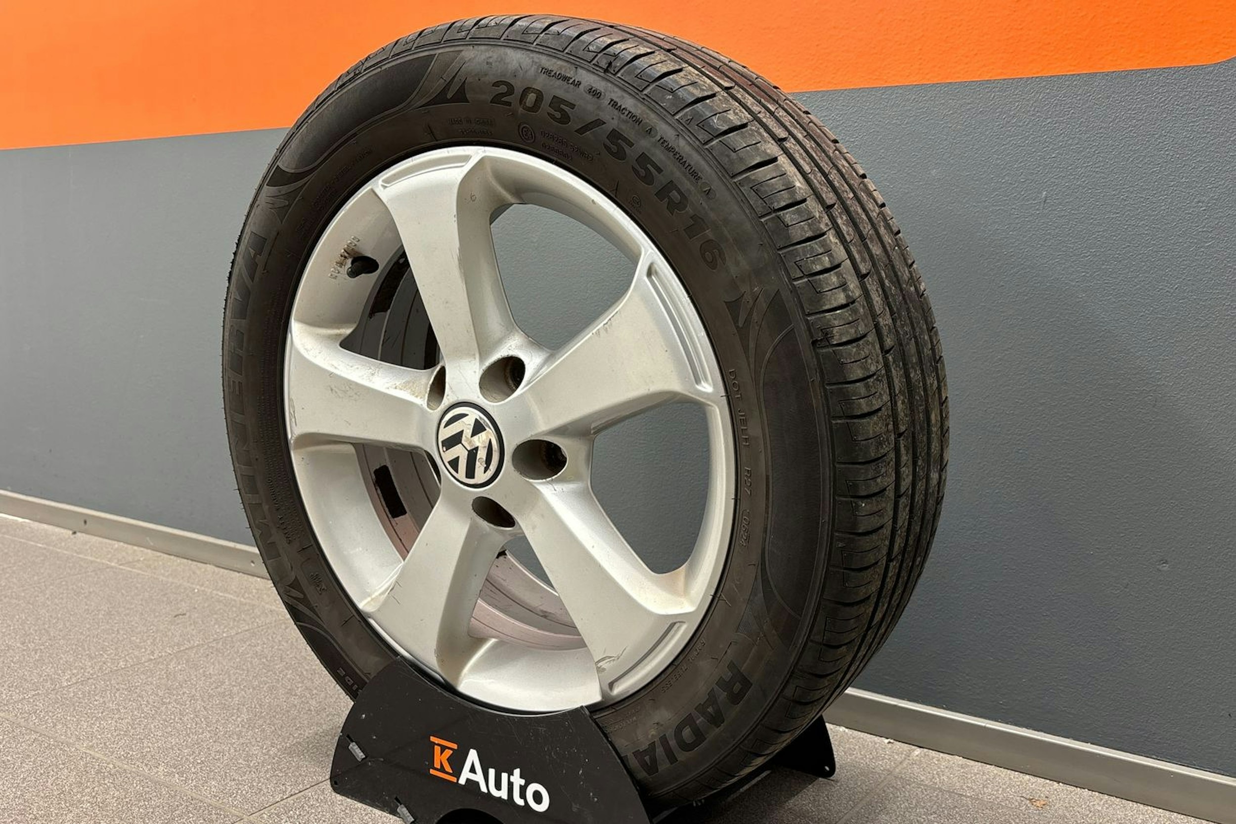 Ruskea (beige) Volkswagen TOURAN 2011 kuva 10.