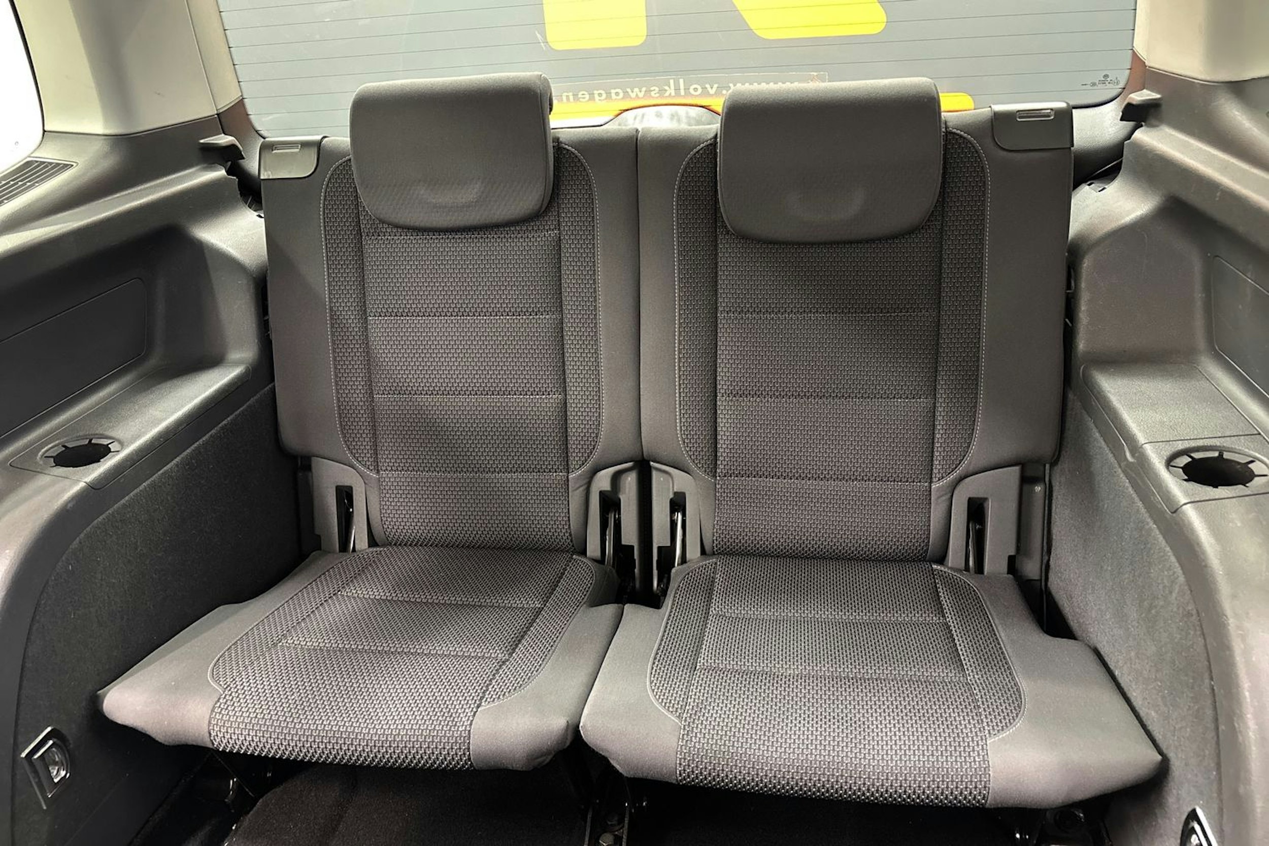 Ruskea (beige) Volkswagen TOURAN 2011 kuva 12.