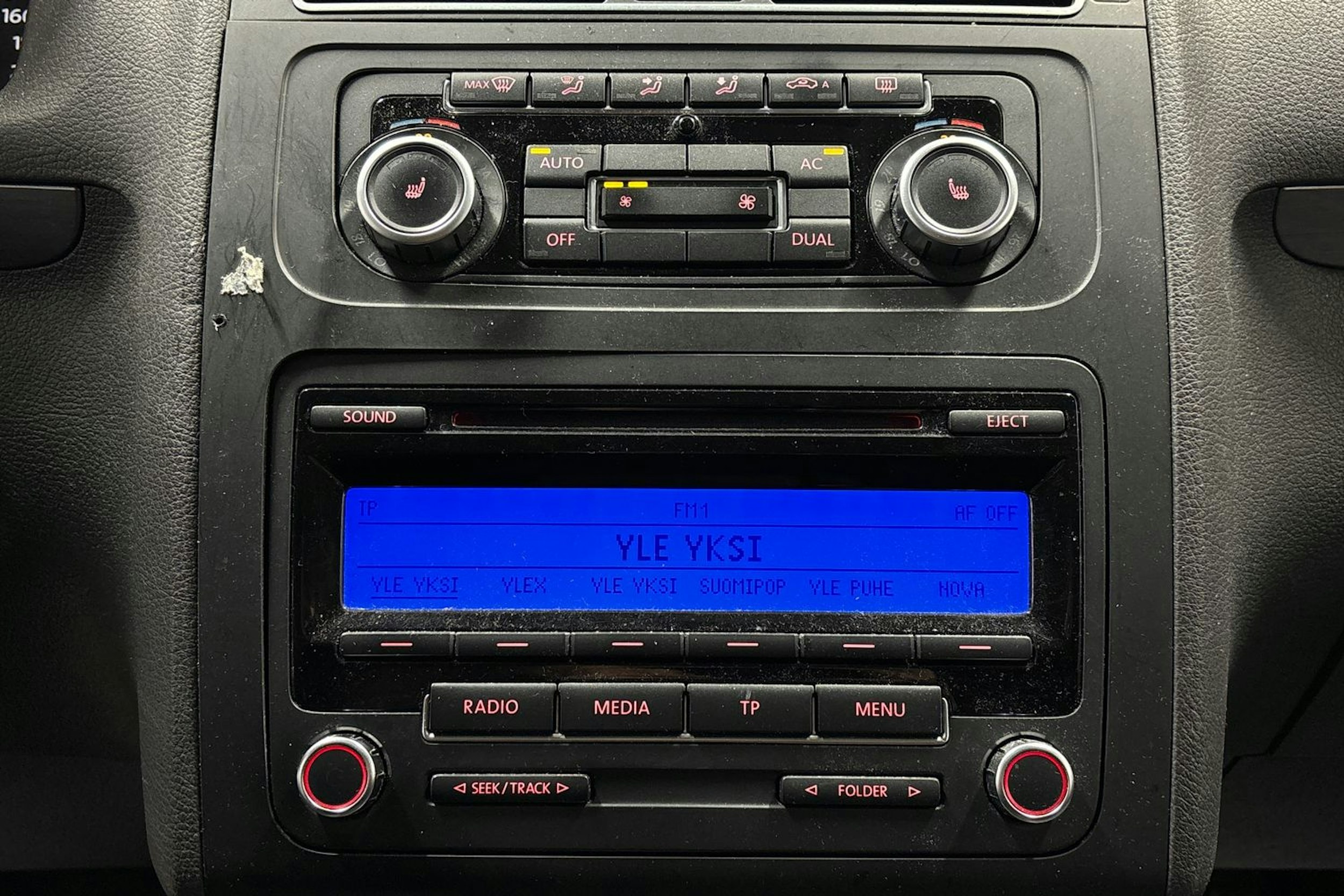 Ruskea (beige) Volkswagen TOURAN 2011 kuva 16.