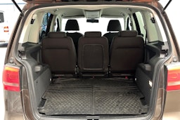 Ruskea (beige) Volkswagen TOURAN 2011 kuva 18.