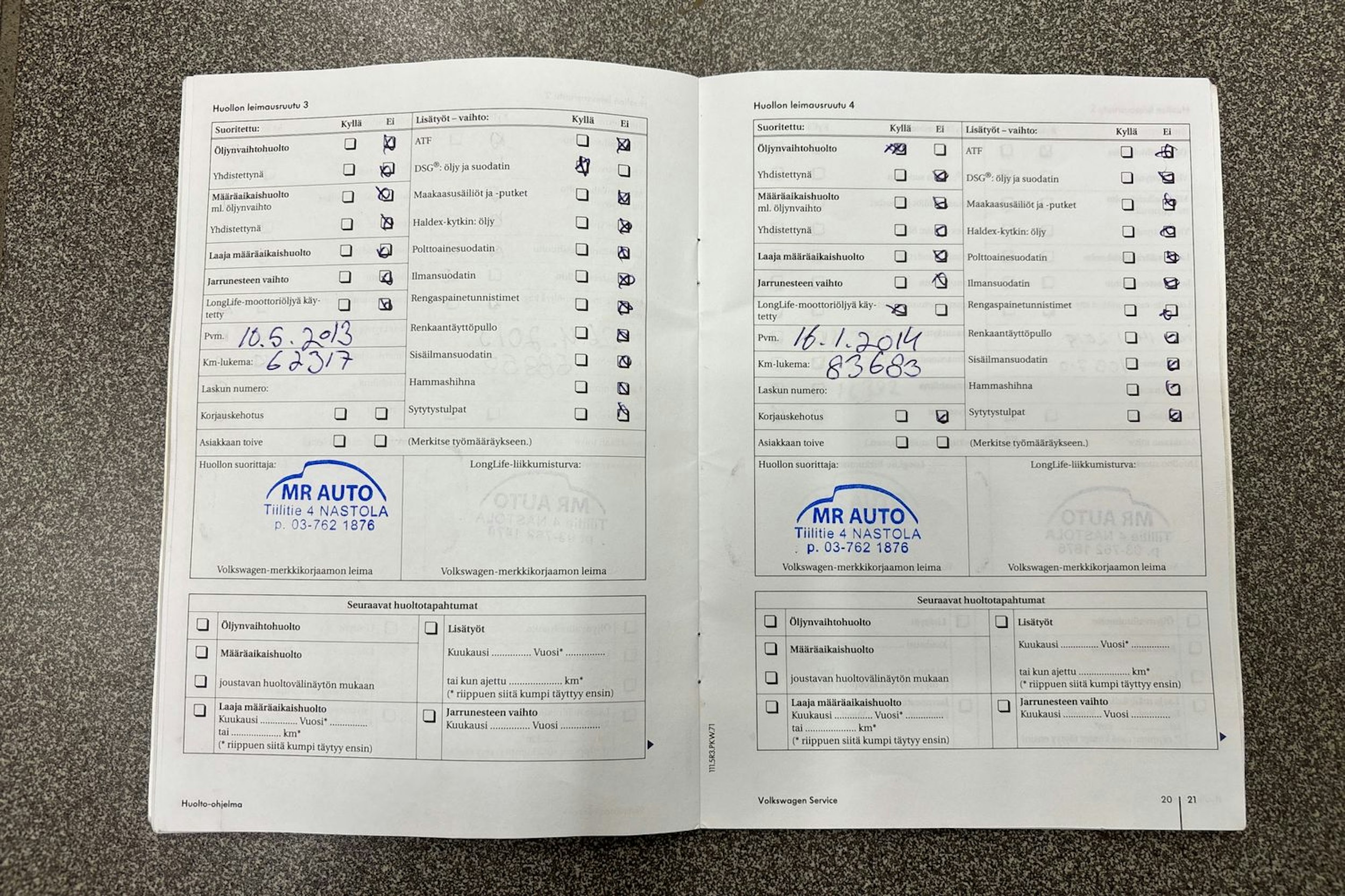 Ruskea (beige) Volkswagen TOURAN 2011 kuva 21.