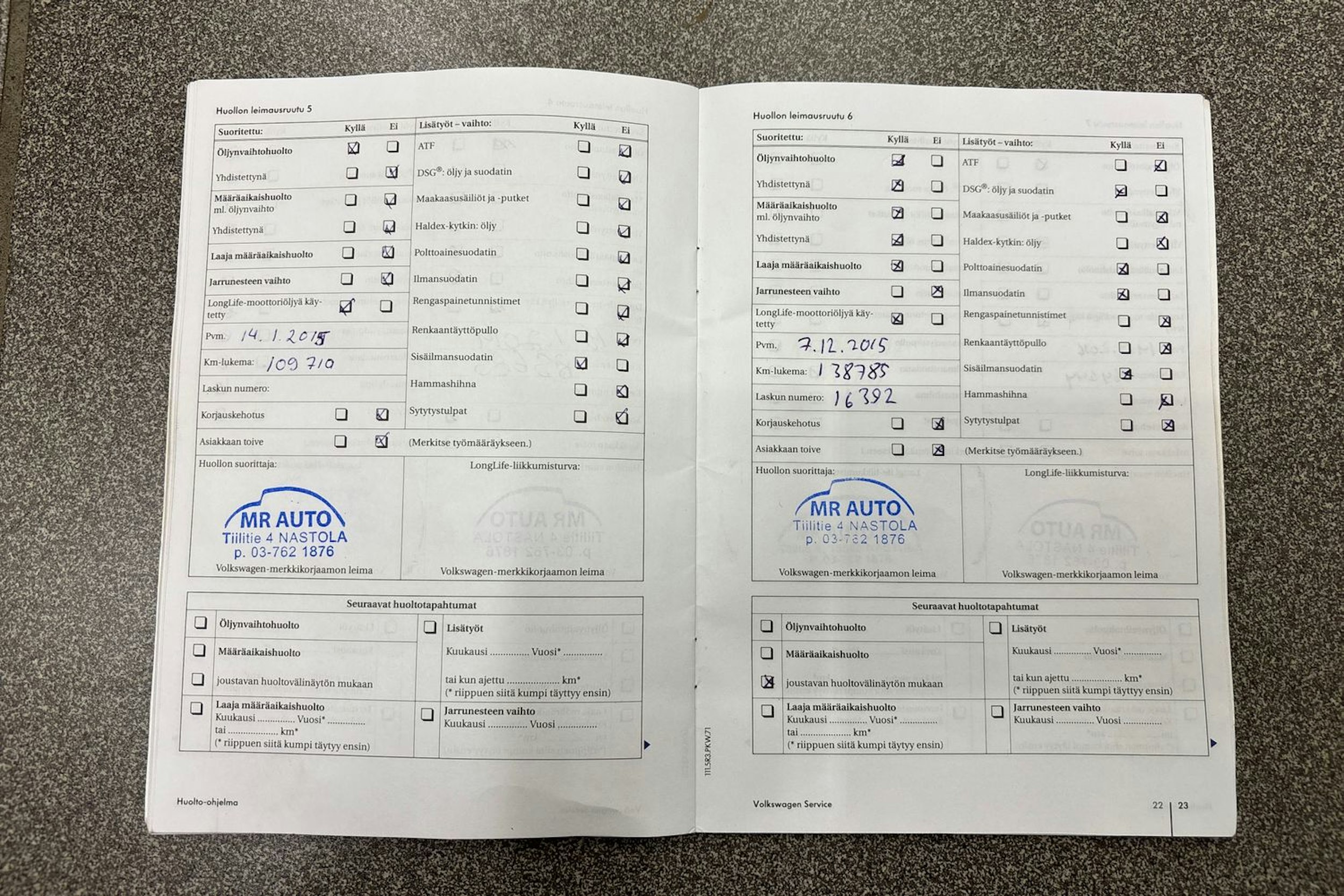 Ruskea (beige) Volkswagen TOURAN 2011 kuva 22.