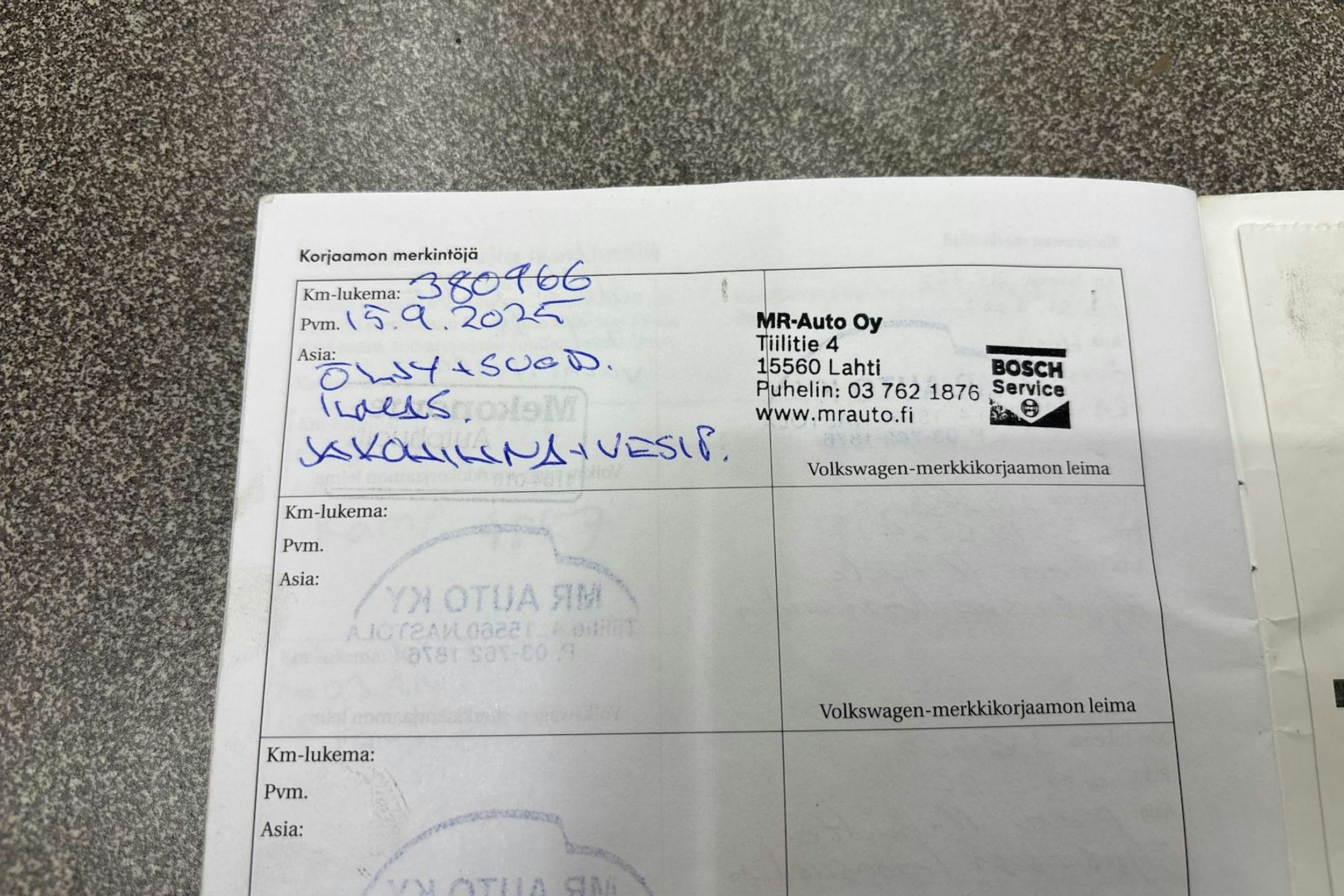 Ruskea (beige) Volkswagen TOURAN 2011 kuva 27.