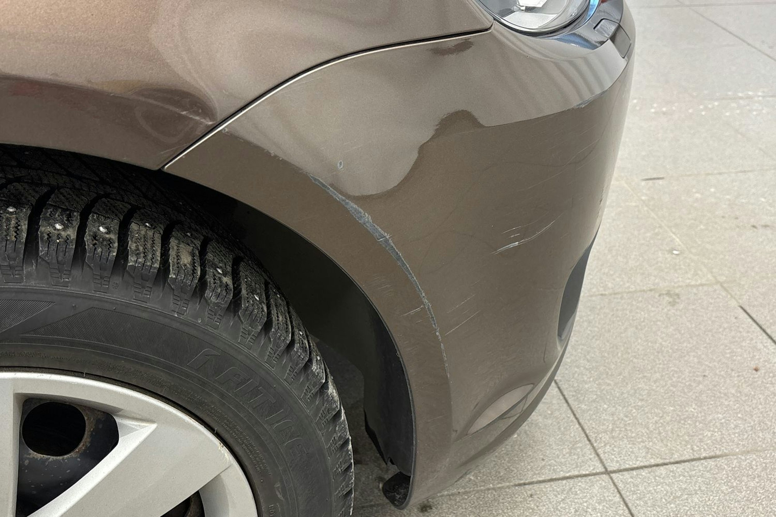 Ruskea (beige) Volkswagen TOURAN 2011 kuva 37.