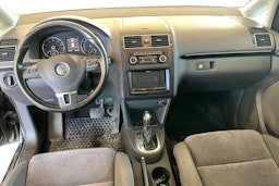 Musta Volkswagen TOURAN 2011 kuva 7.