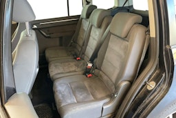 Musta Volkswagen TOURAN 2011 kuva 8.