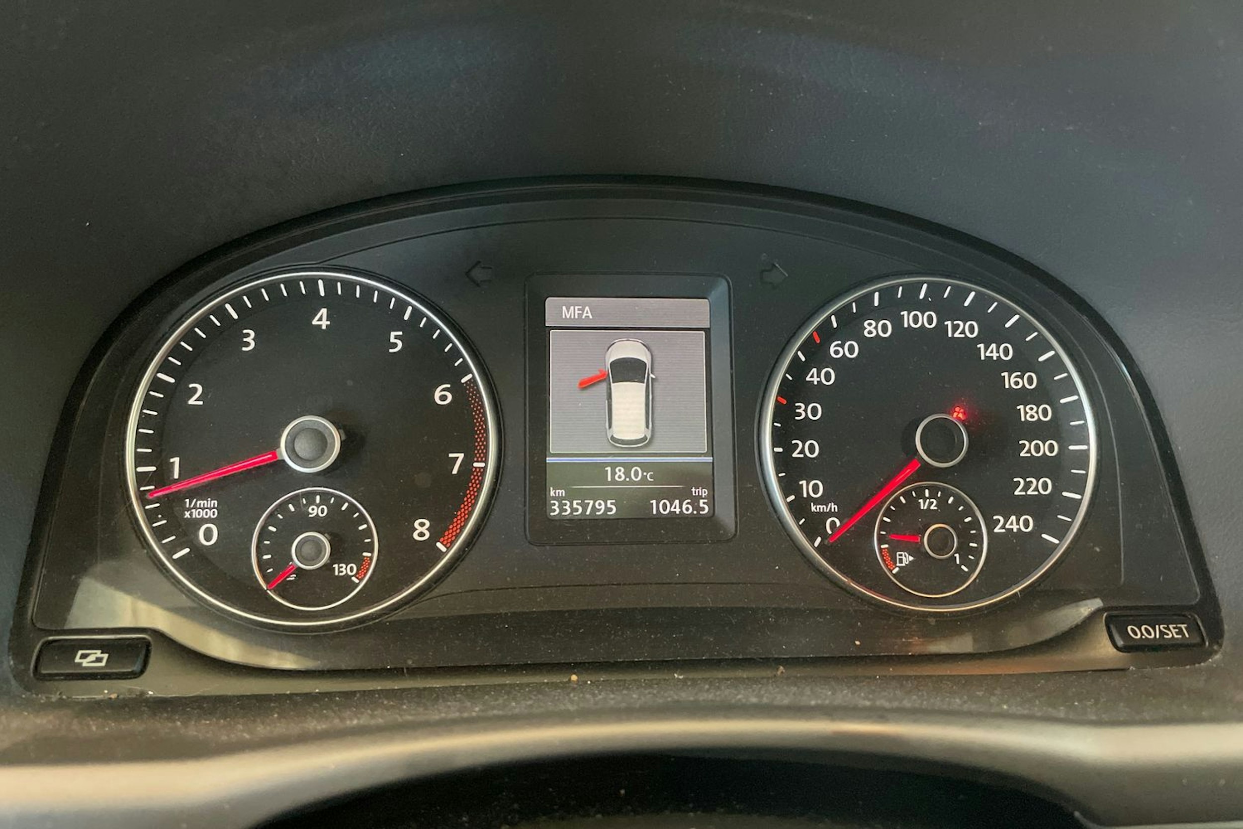Musta Volkswagen TOURAN 2011 kuva 11.