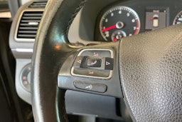 Musta Volkswagen TOURAN 2011 kuva 15.