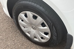 Valkoinen Volkswagen TOURAN 2012 kuva 13.