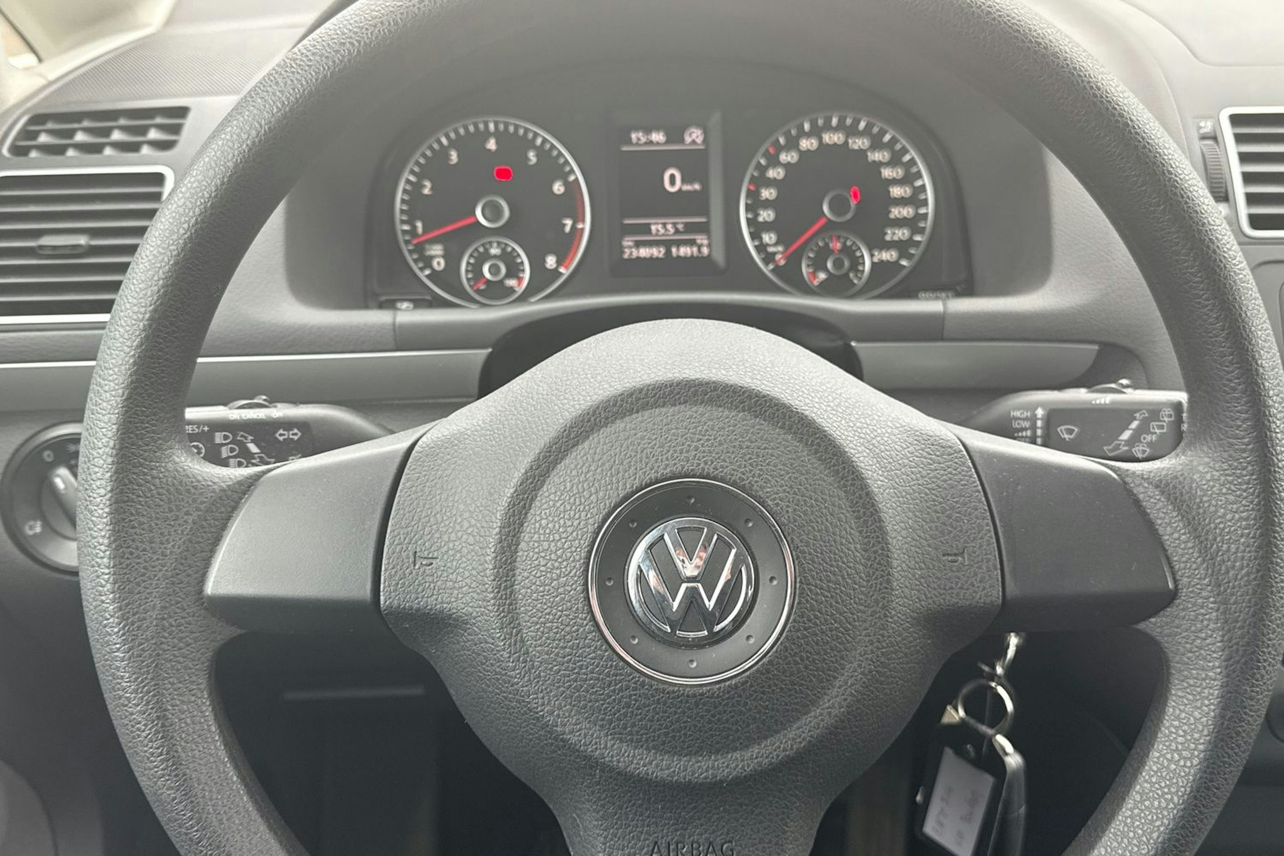 Valkoinen Volkswagen TOURAN 2012 kuva 14.