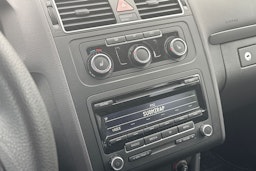 Valkoinen Volkswagen TOURAN 2012 kuva 17.