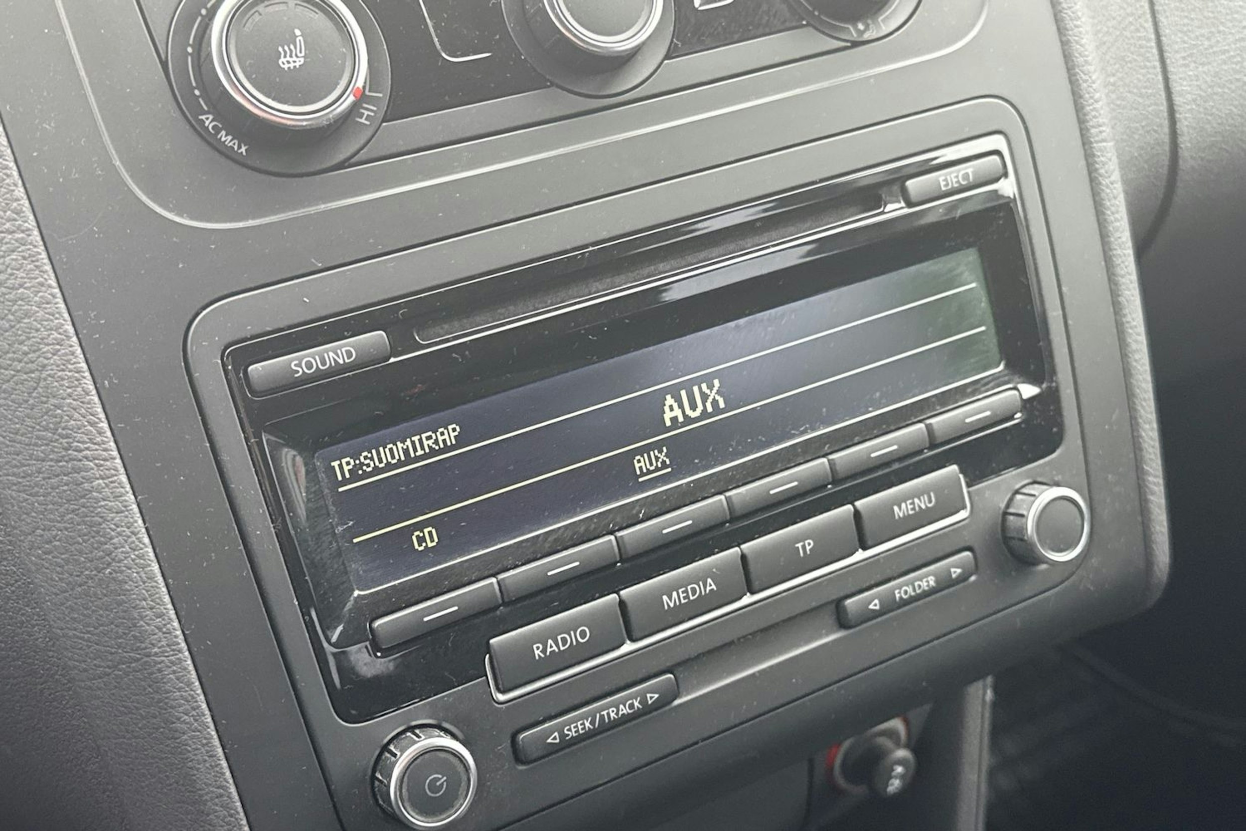 Valkoinen Volkswagen TOURAN 2012 kuva 18.