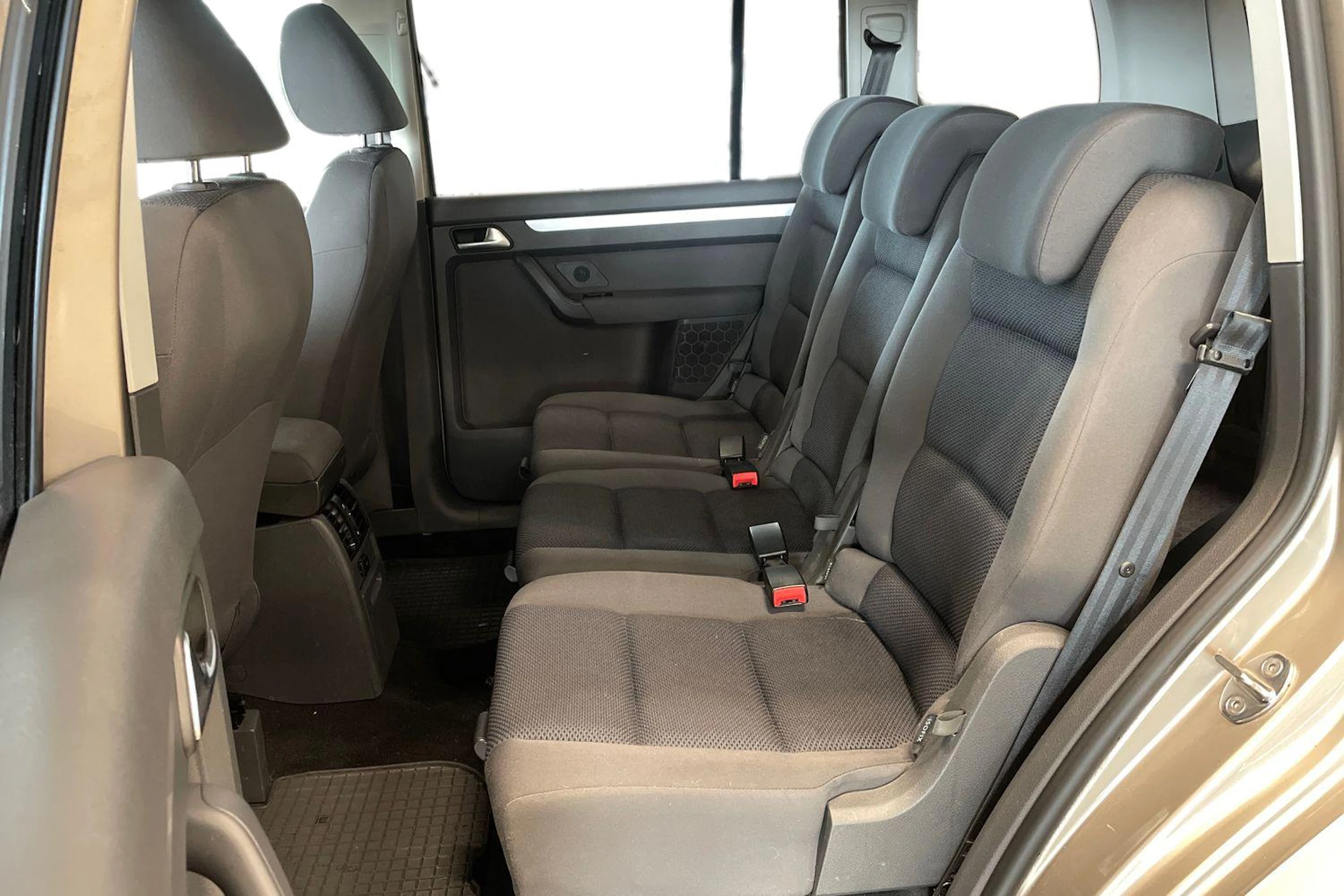 met. ruskea (beige) Volkswagen Touran 2012 kuva 11.