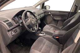 harmaa Volkswagen Touran 2012 kuva 7.