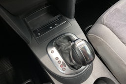 harmaa Volkswagen Touran 2012 kuva 17.