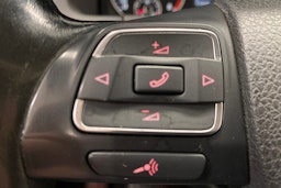 harmaa Volkswagen Touran 2012 kuva 18.