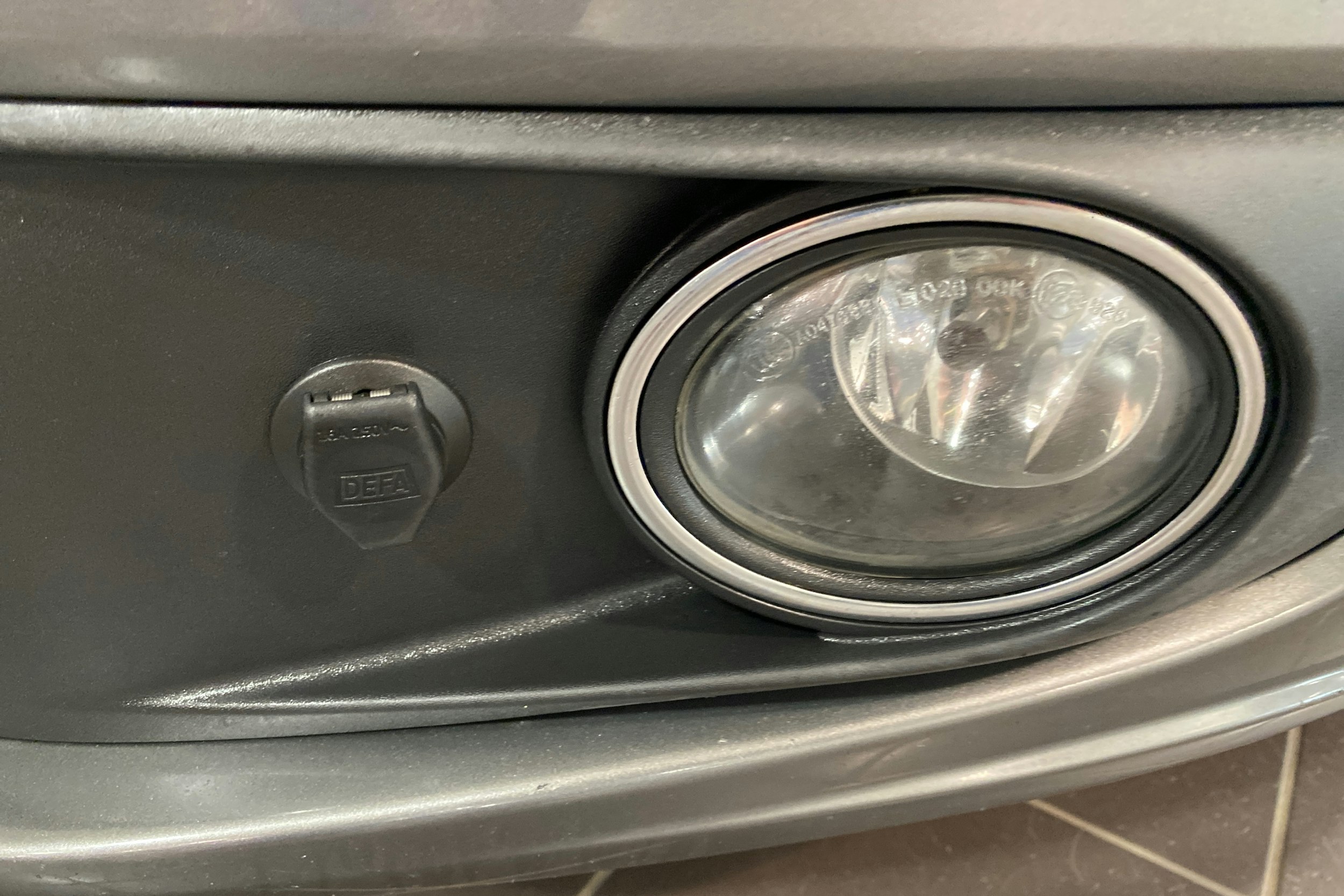 harmaa Volkswagen Touran 2012 kuva 23.