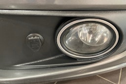 harmaa Volkswagen Touran 2012 kuva 23.