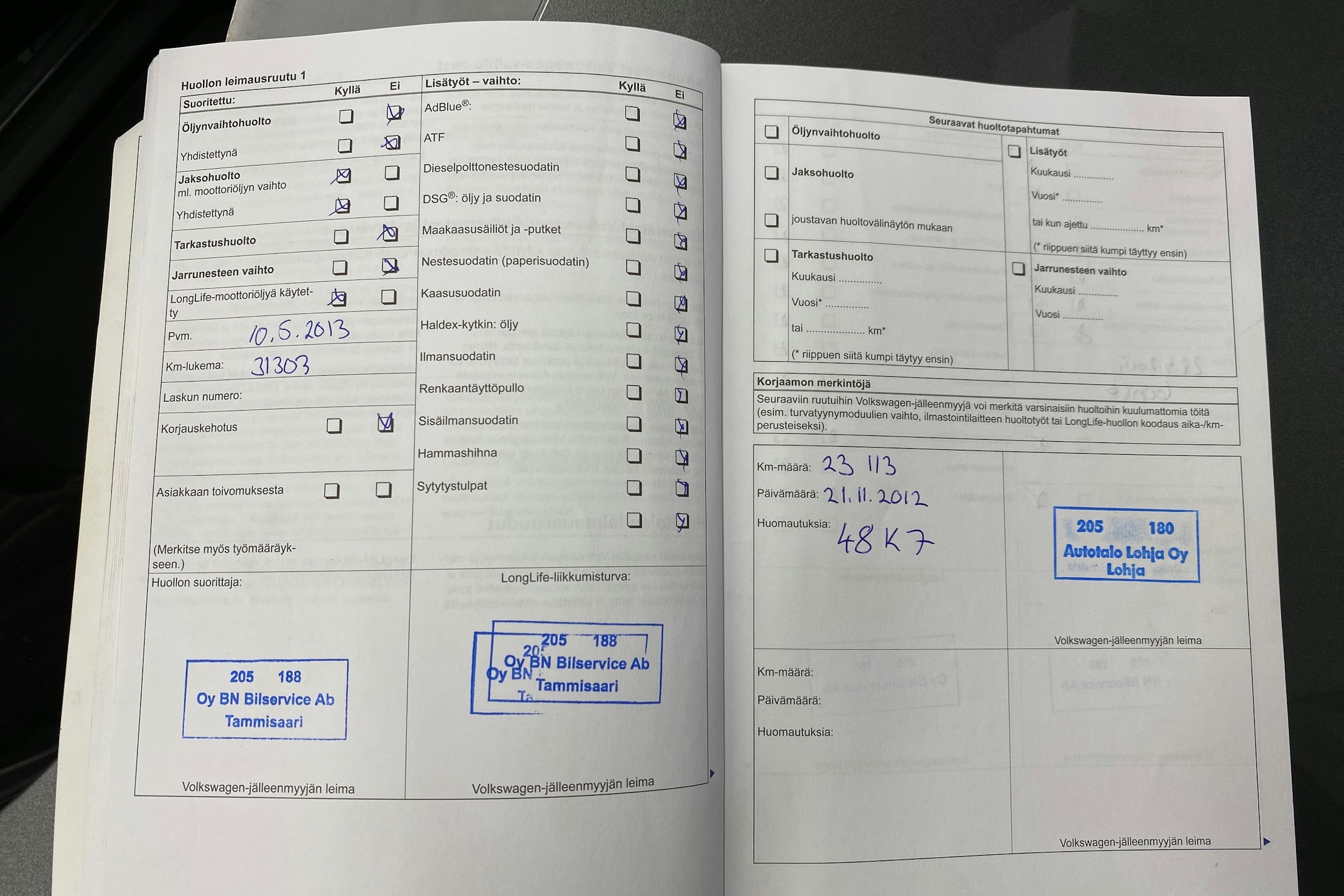harmaa Volkswagen Touran 2012 kuva 24.