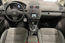 harmaa Volkswagen Touran 2012 kuva 9.
