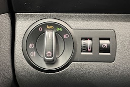 harmaa Volkswagen Touran 2012 kuva 19.