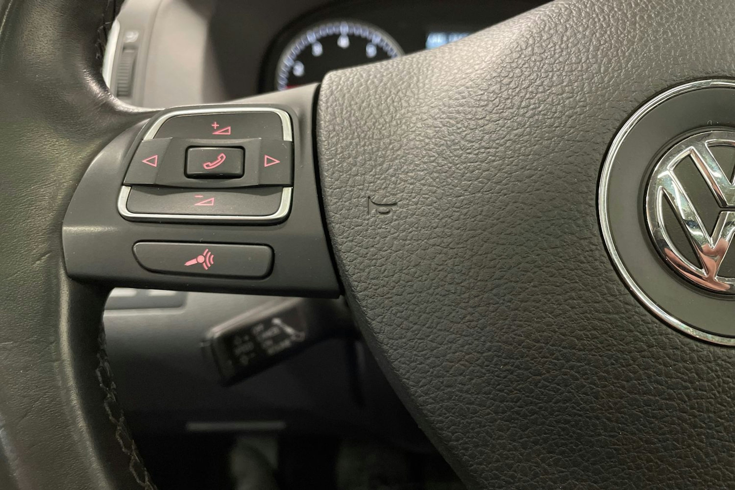 harmaa Volkswagen Touran 2012 kuva 20.