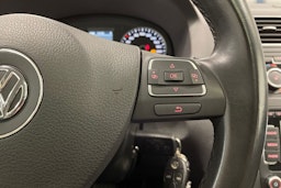 harmaa Volkswagen Touran 2012 kuva 21.