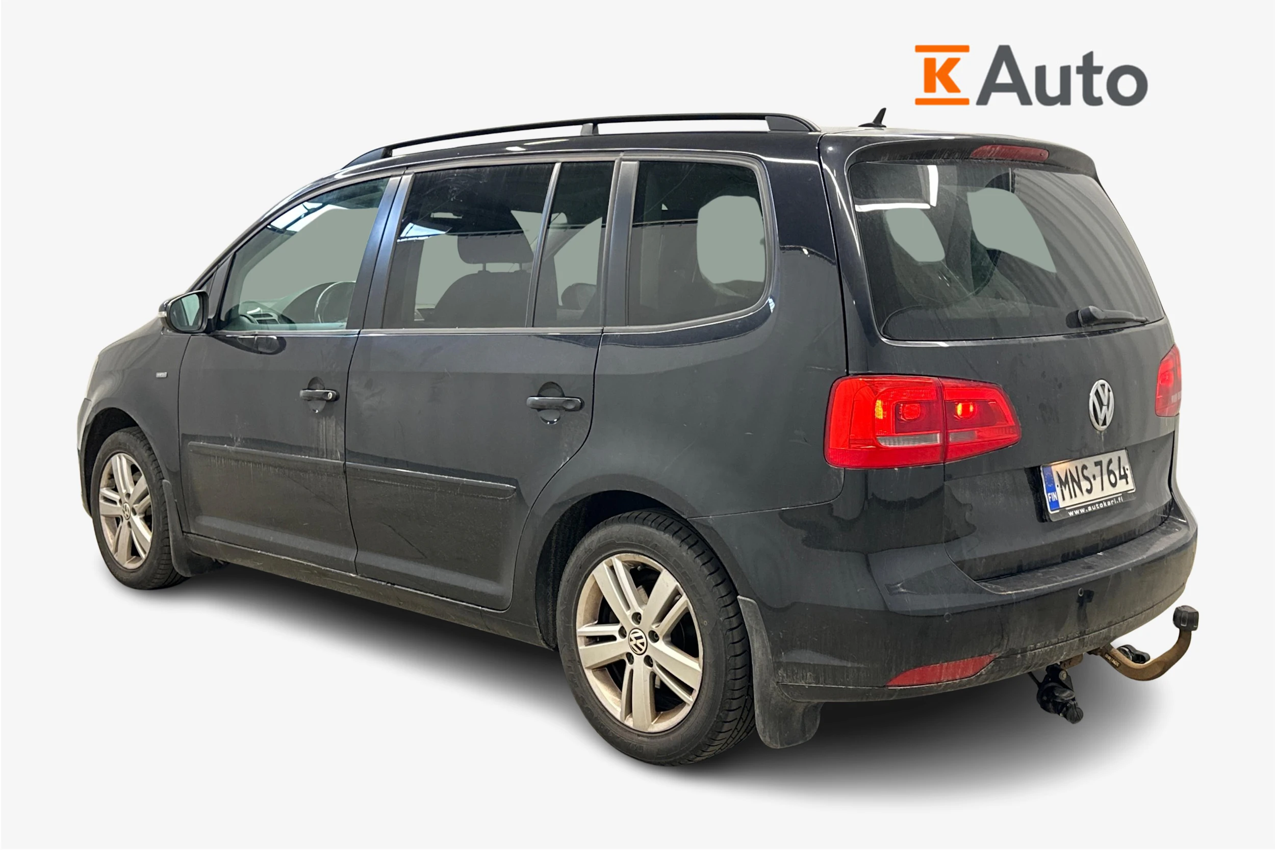musta Volkswagen Touran 2012 kuva 2.