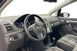 musta Volkswagen Touran 2012 kuva 3.
