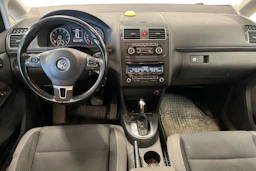 Valkoinen Volkswagen TOURAN 2012 kuva 9.