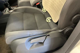 Valkoinen Volkswagen TOURAN 2012 kuva 29.