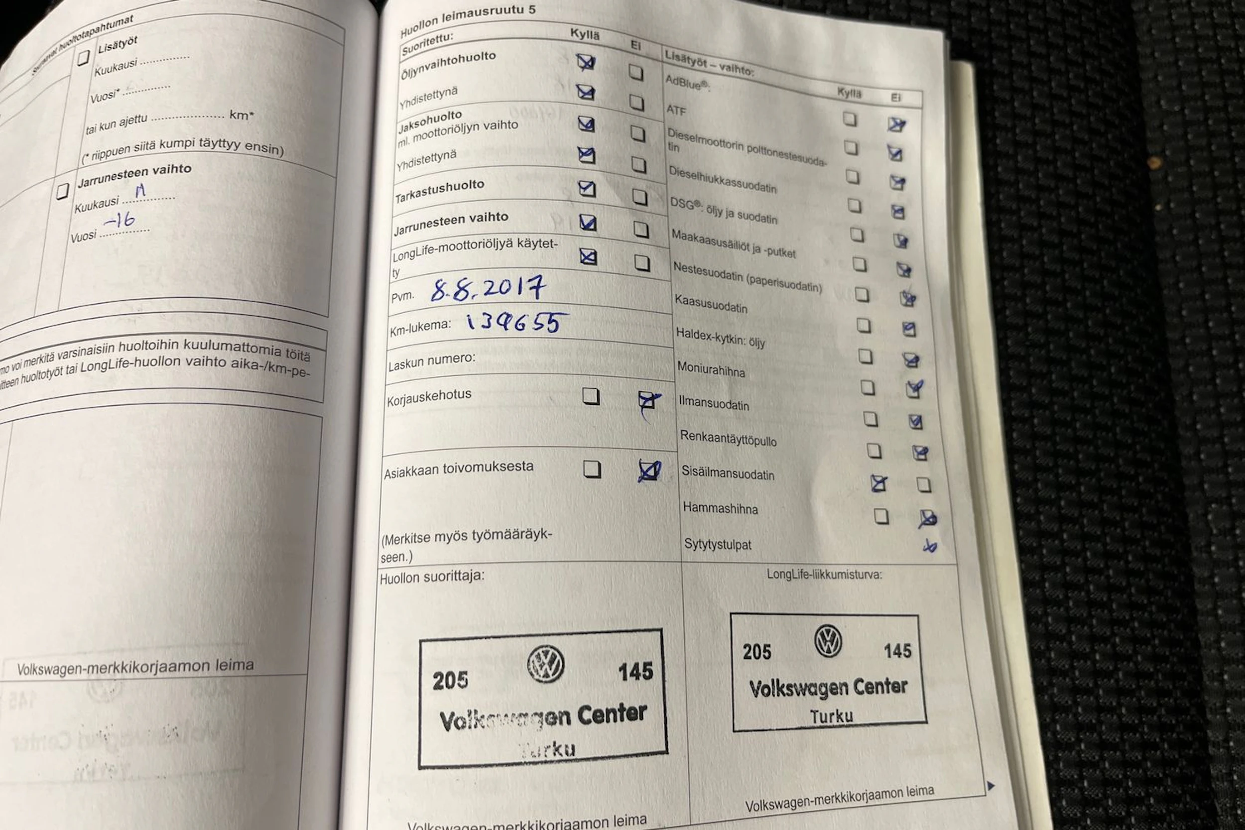 Valkoinen Volkswagen TOURAN 2012 kuva 34.