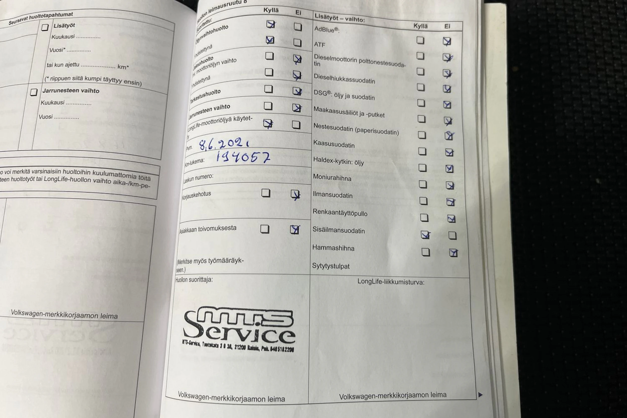 Valkoinen Volkswagen TOURAN 2012 kuva 37.